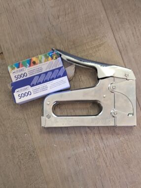 Heavy-Duty Chrome Staple Gun with 5000 Staples